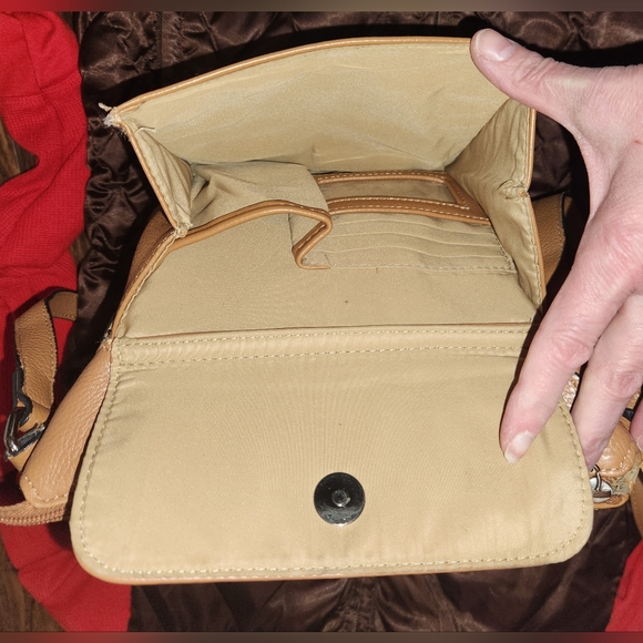 Giani Bernini Tan Leather  Crossbody Purse EUC - Picture 6 of 16